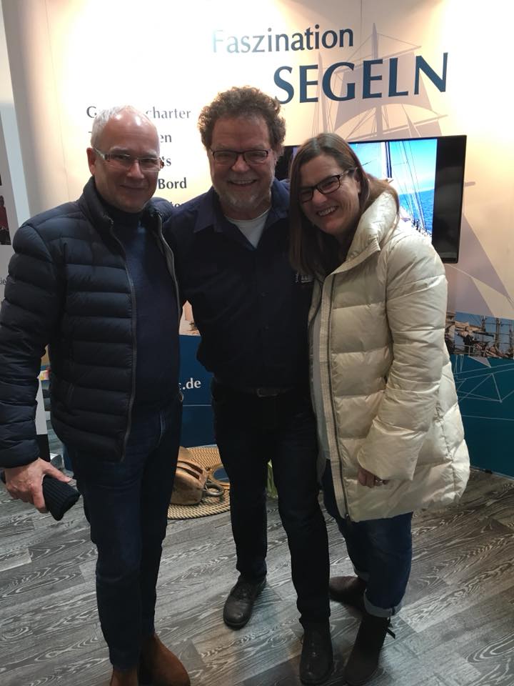 AXA_DBV Düsseldorf_ Pracejus u. Uphues OHG_Boot 2018 .jpg AXA_DBV Düsseldorf_ Pracejus u. Uphues OHG_Boot 2018 .jpg