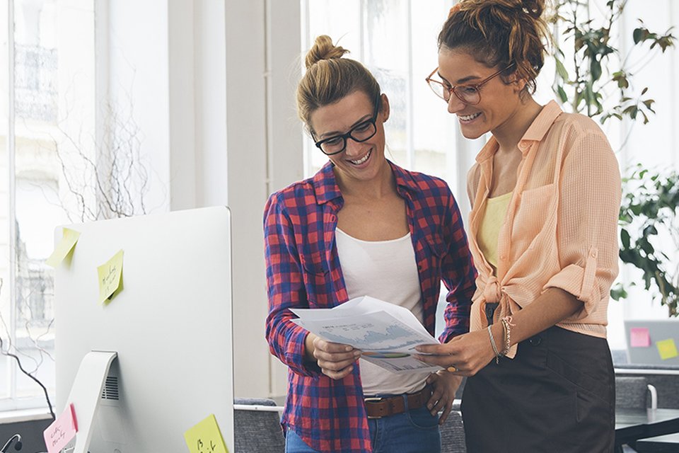 Kolleginnen im Gespräch