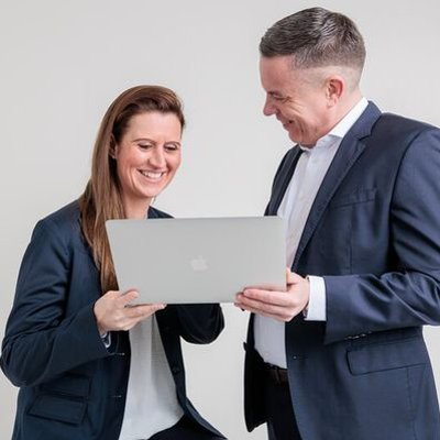 AXA Versicherungsbüro Markus Schwetlick e.K. Gröbenzell Kontaktieren Sie uns  AXA Versicherungsbüro Markus Schwetlick e.K. Gröbenzell Kunde kontaktiert seinen AXA bzw. DBV Betreuer