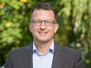 Stefan Klaus-Harmsen.png Stefan Klaus-Harmsen.png