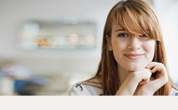 AXA Bremen fair Finanzpartner oHG | Übersicht Zufriedene Mitarbeiterin AXA Bremen fair Finanzpartner oHG | Übersicht Zufriedene Mitarbeiterin