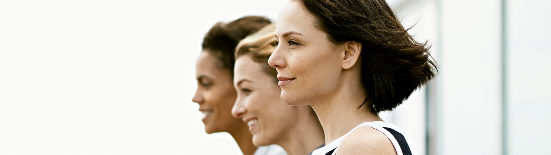 private-rentenversicherung-drei-frauen-auf-balkon.jpg