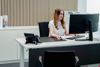 AXA Renningen Kontaktieren Sie uns Kunde kontaktiert seinen AXA bzw. DBV Betreuer